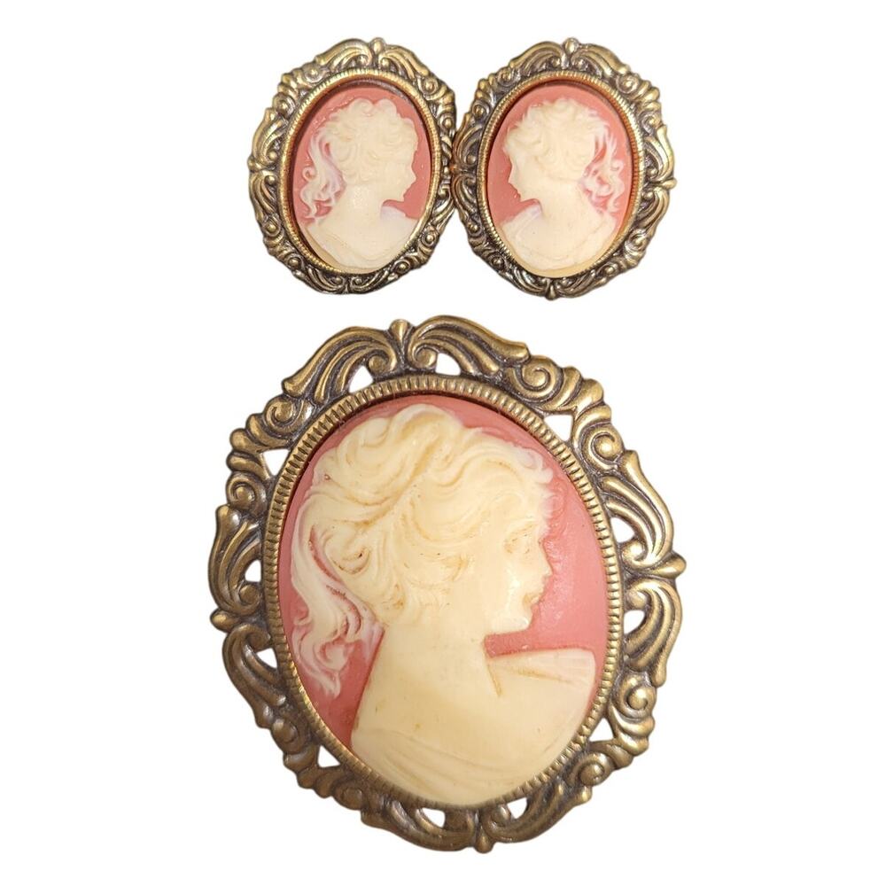Vintage Luxe Resin‎ Cameo Brooch & Earring Set Coquette Baroque Retro Glam
